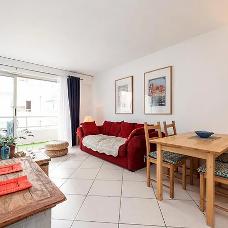 New 2 Bed In Antibes, 5 Min Walk To The